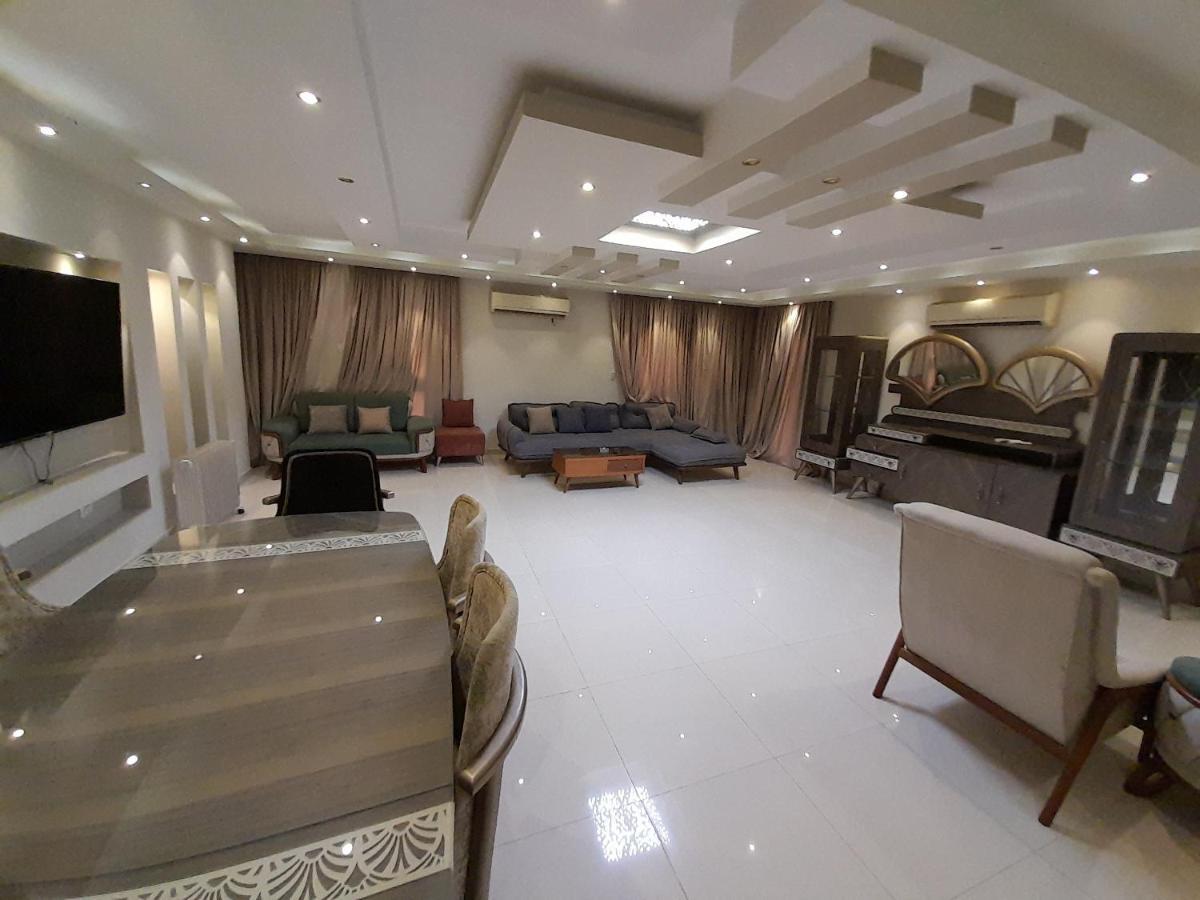 Luxury Nasr * Cairo